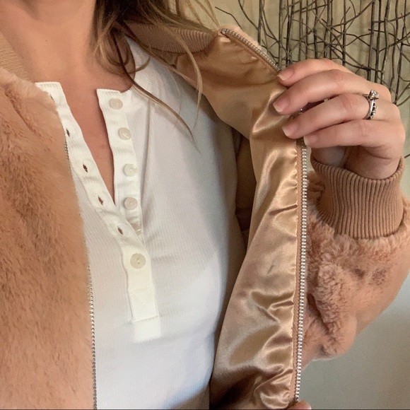 | f21 • fashionista favorite: caramel faux fur zip front bomber • small | - Picture 8 of 8